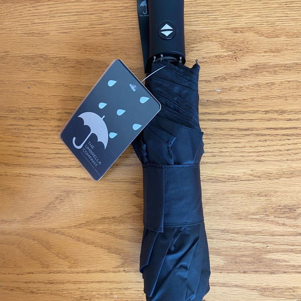 Black Compact Umbrella, NWT